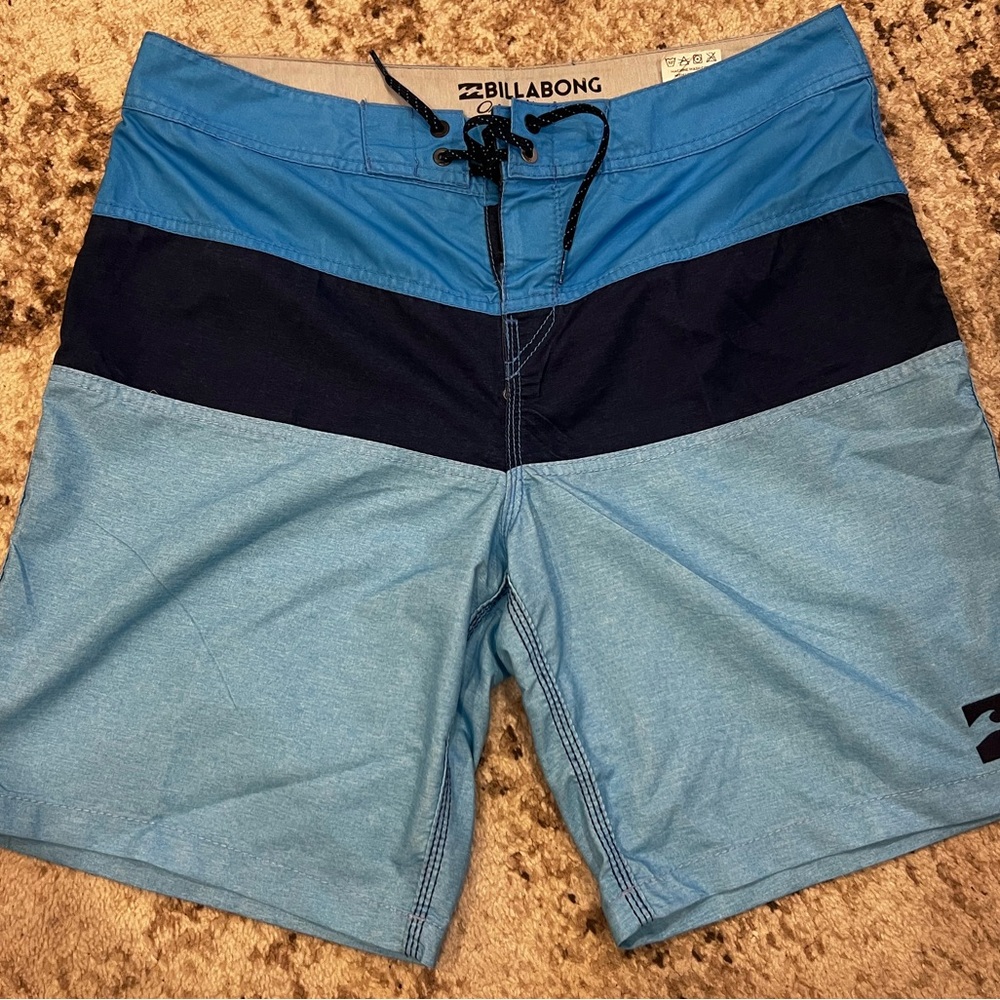 Billabong original Med swim shorts, like new, blue color